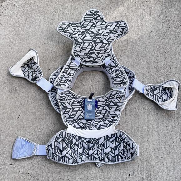 True Temper Zerolyte Lacrosse Shoulder Pads Size Small NOCSAE Certified 2022 - Picture 4 of 10